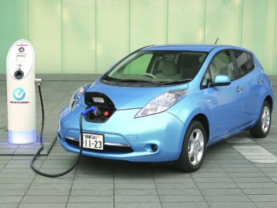 Vehículos Híbridos y Eléctricos + IA (Premium con Doble Certificación)